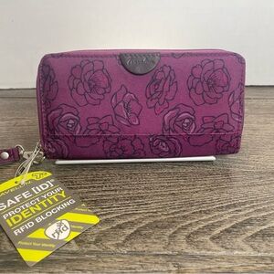 Traveling Purple Floral Women's Wristlet/wallet. RFID. Safe ID. NEW. Safe.